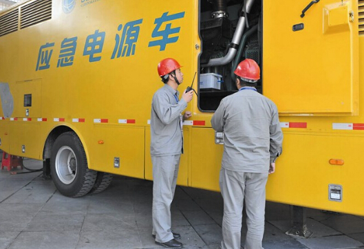 瓮安如何清理被灰尘覆盖的机油散热器？